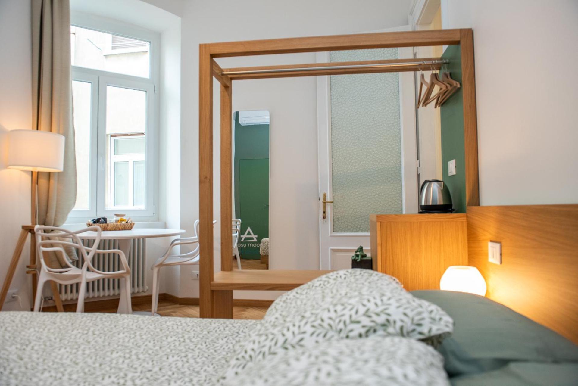 Cosy Moods Hotel ตรีเอสเต ภายนอก รูปภาพ